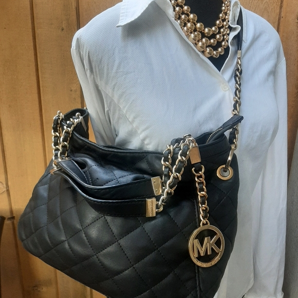 Michael kors shain sholdbags - Picture 3 of 16